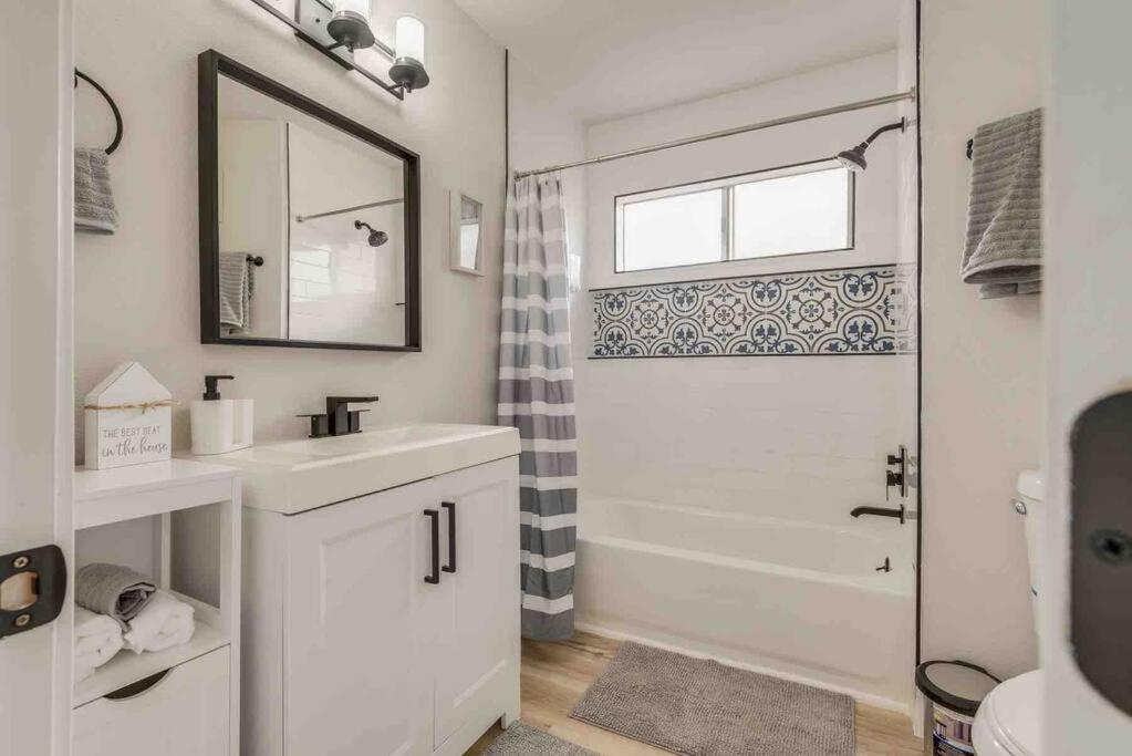 Cozy Home! 16 Min Away From Strip And Fremont Las Vegas Exteriör bild