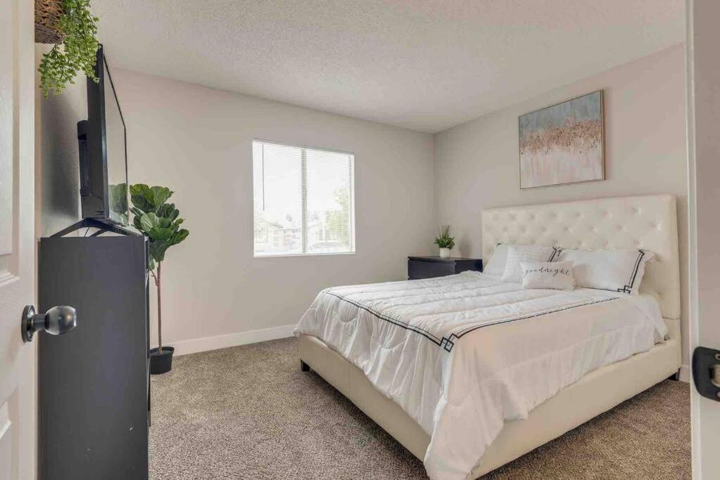 Cozy Home! 16 Min Away From Strip And Fremont Las Vegas Exteriör bild