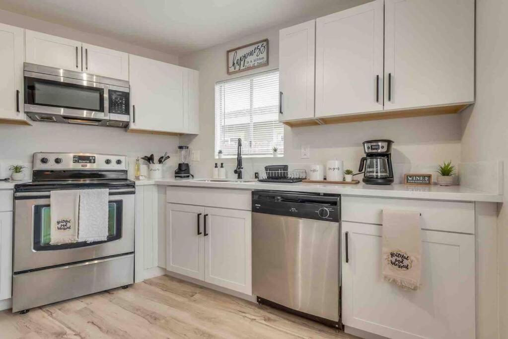Cozy Home! 16 Min Away From Strip And Fremont Las Vegas Exteriör bild